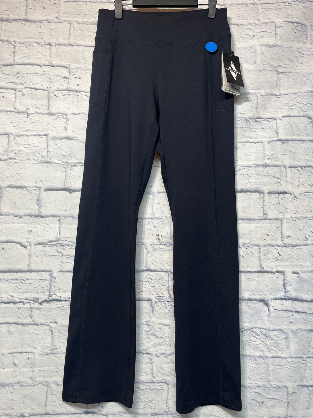 NWT-Skechers Women's GO WALK Joy Pant
Casual, 4-Way Stretch, Moisture-Wicking - Picture 5 of 8